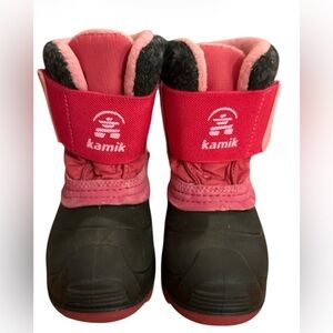 Kamik pink/black color way Velcro snow boots